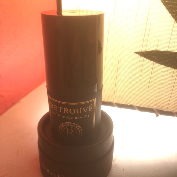 Retrouve - Picture 2 of 2